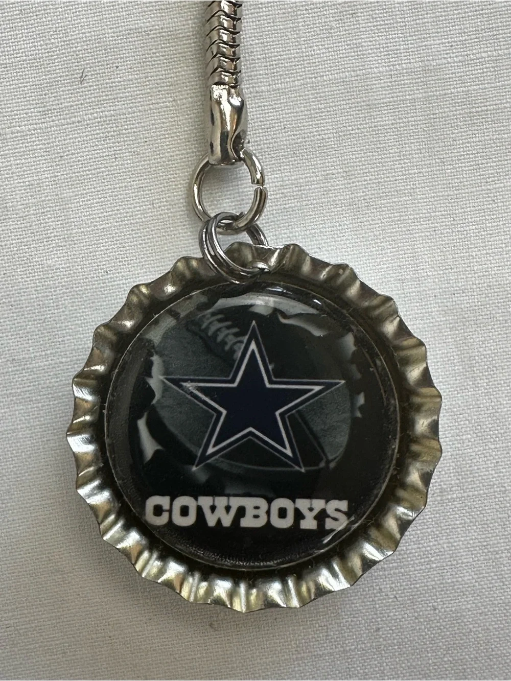 Dallas Cowboys Bottle Cap Keychain | Retro NFL Football Fan Key Ring